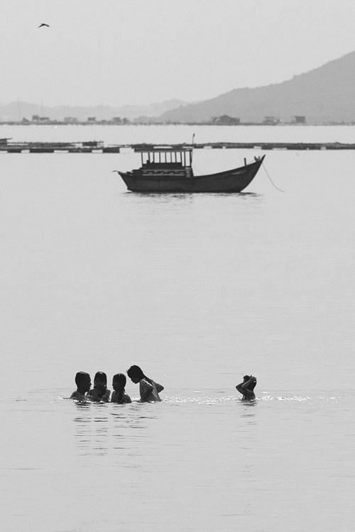 Nhiếp ảnh gia Nguyễn An Di - Street Life Homeland is a small boat